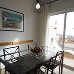 Chimenea דירה